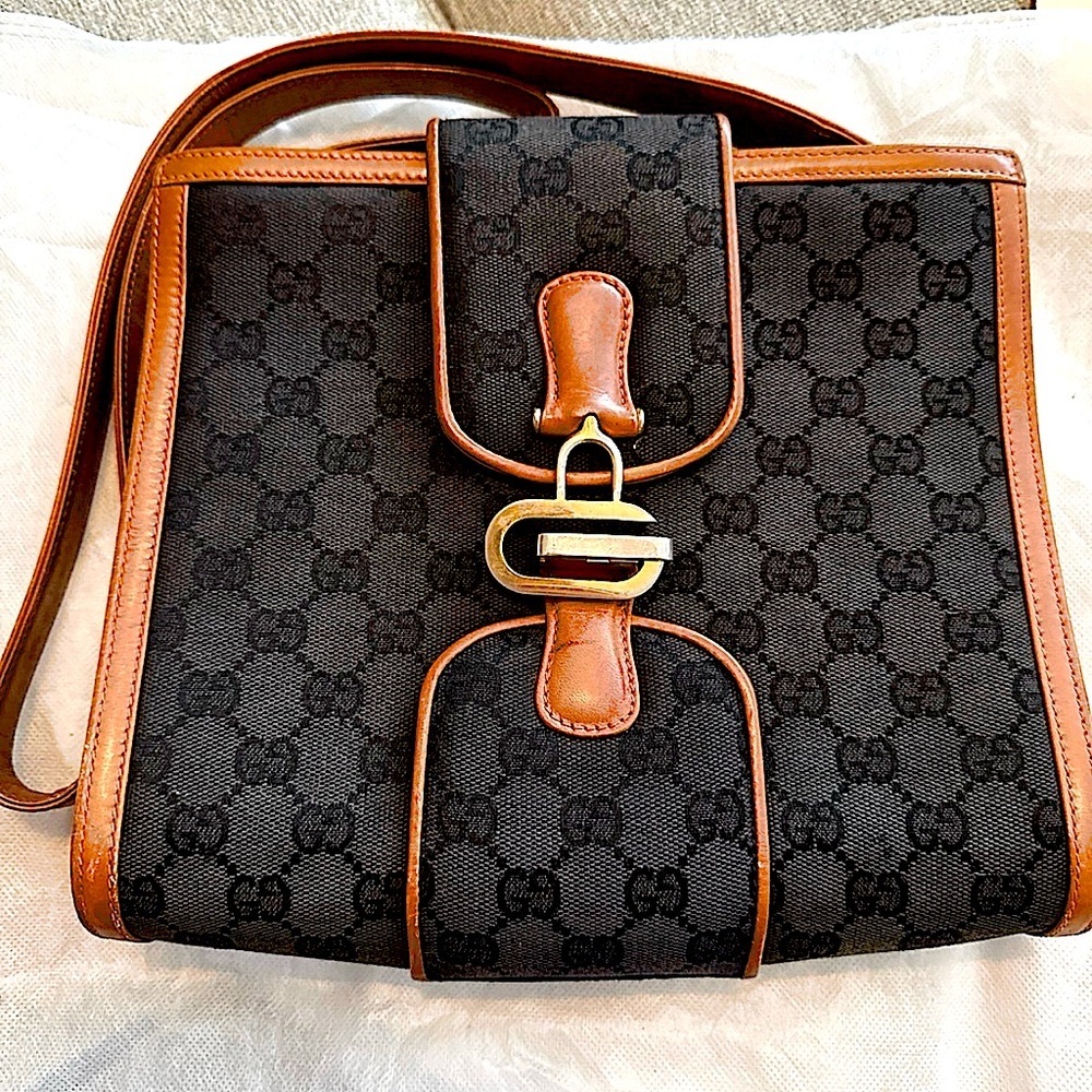 Gucci Rare Authentic GG Monogram Bag With Gold Logo G Hardware
